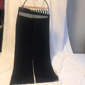 Lululemon size 8 yoga pants.